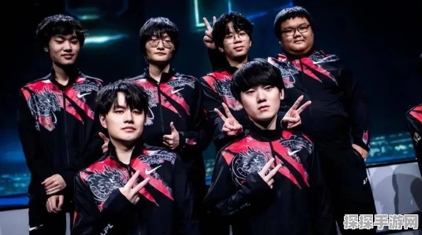 全华班LOL战队风采再现，手游资讯速递