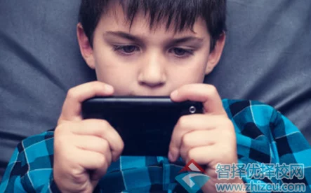 小学生游戏失控怒摔手机，家长的应对之策