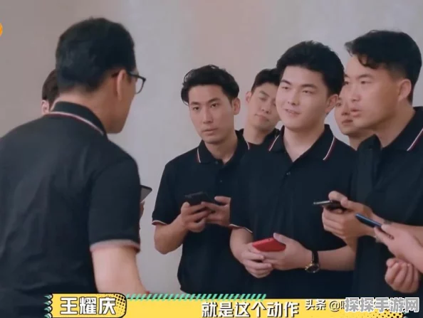 穿越火线手游休闲模式全解析，捉迷藏按键位置及玩法指南