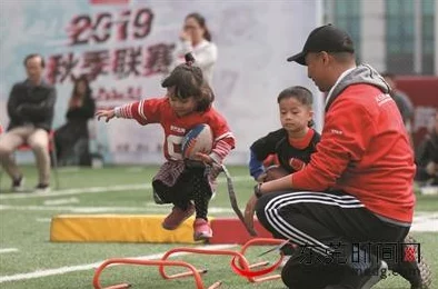 手游资讯，第五人格全新橄榄球道具震撼登场，革新追逐体验