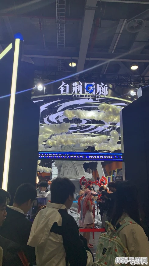 科技与国潮的梦幻联动，白荆回廊闪耀广州萤火虫漫展