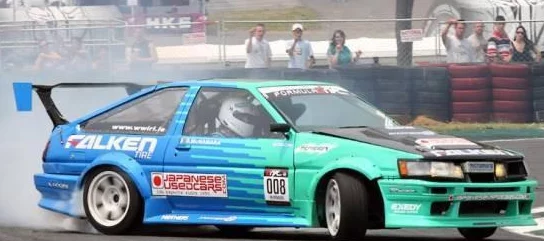手游资讯，巅峰极速AE86漂移技巧揭秘，轻松驾驭不红漂